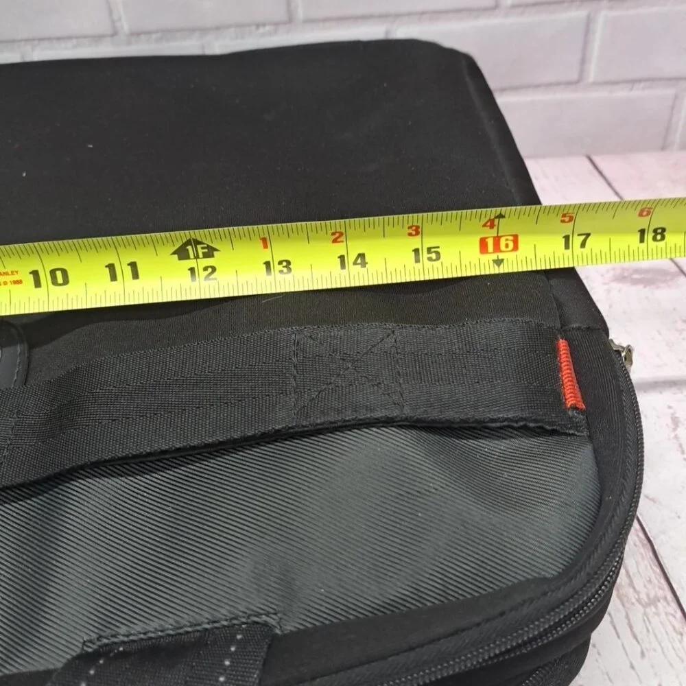 Wenger‎ Swiss Army Laptop Bag Briefcase Black Shoulder Strap Storage Pockets